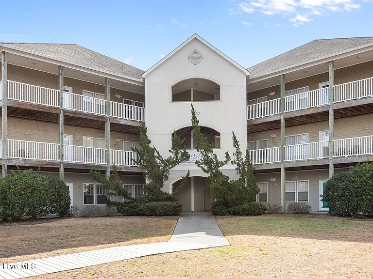 200 Lighthouse Ln #B3 — Photo 1