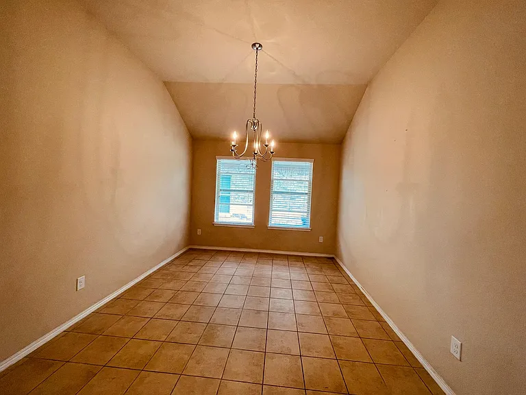 1112 Nocona Dr — Photo 13