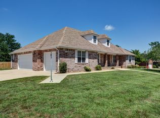 603 N Persimmon Dr, Nixa, MO 65714
