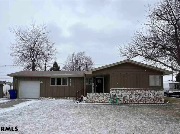 1855 Aspen St, Gering, NE 69341