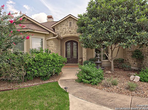 4th image of 763 Cambridge Dr