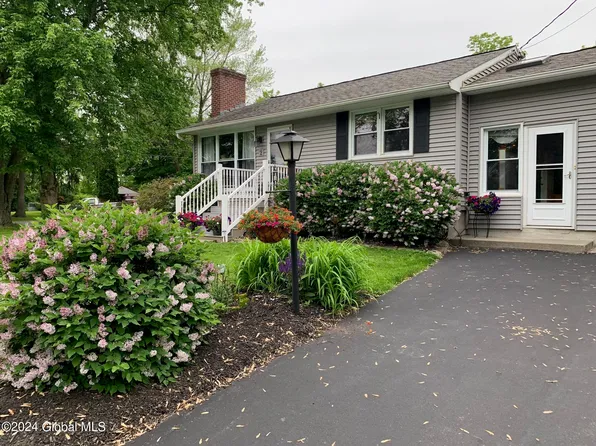 2 Hoyt Avenue, Glenmont, NY 12077