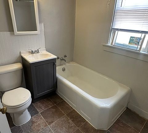 4th image of 2832 N 16th St