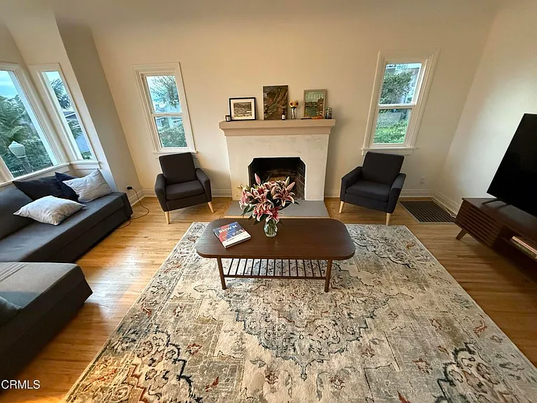 2371 Foster Ave — Photo 6