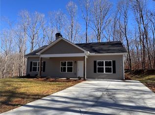 96 Hawks Ridge Ct, Cleveland, GA 30528