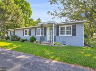 65 Radio Rd, Hanover, PA 17331