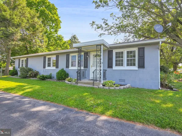 65 Radio Rd, Hanover, PA 17331