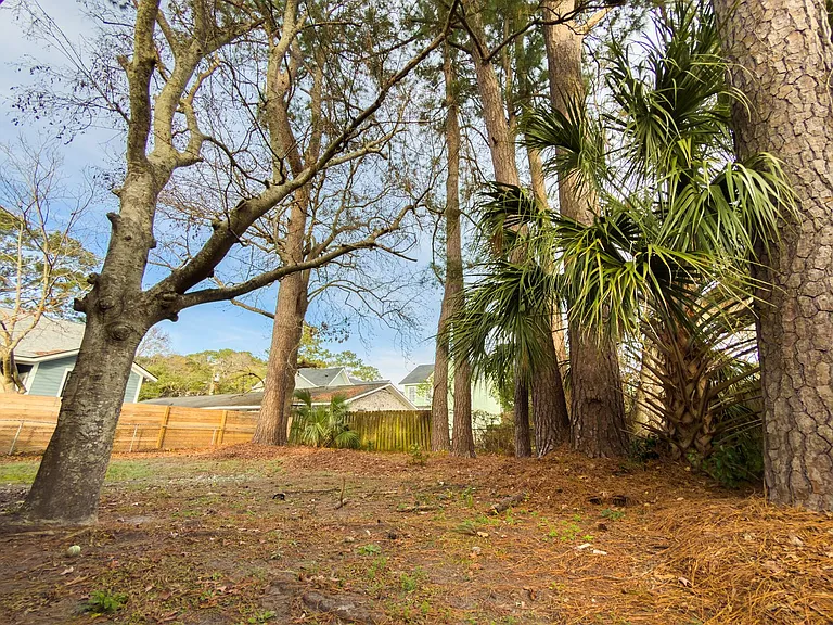 836 White Oak Dr — Photo 19