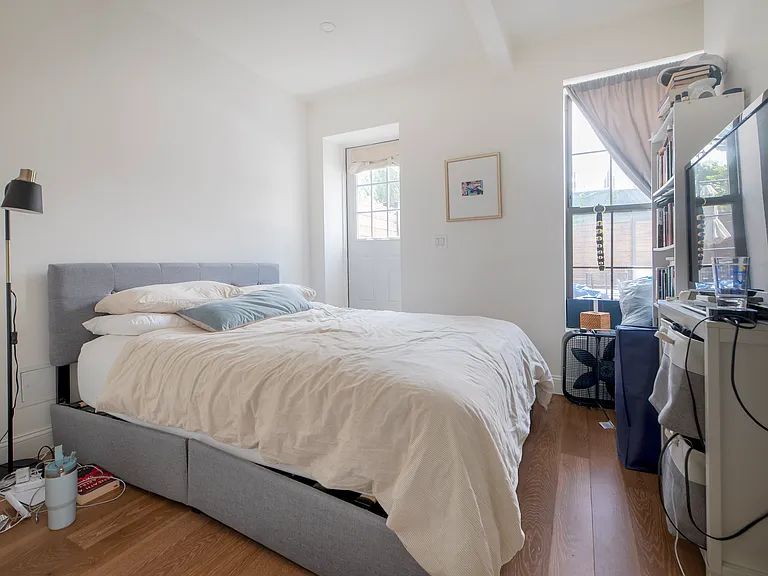 374 Court St #2/2 — Photo 5
