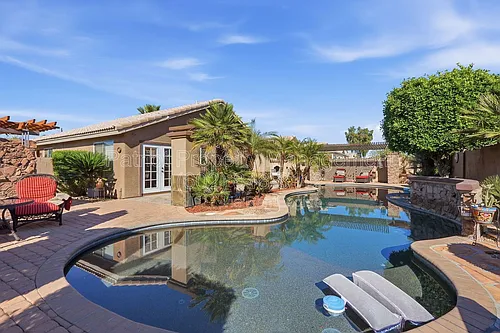 8629 W Echo Ln Photo 1