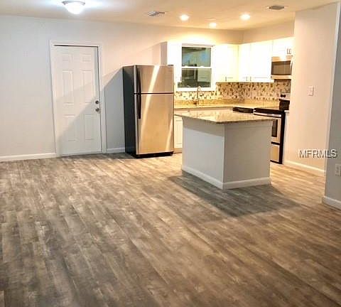 4th image of 8326 Allamanda Ave