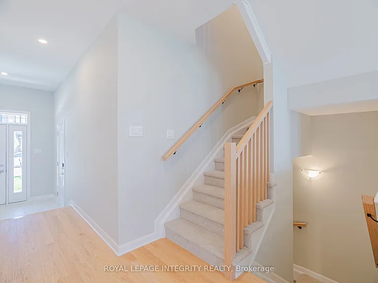 96 Osler St E — Photo 11