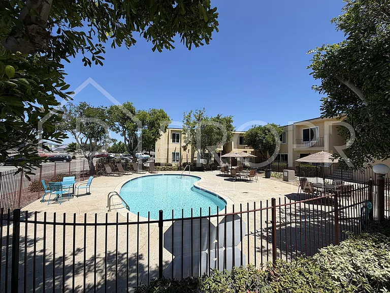 3240 Olive St — Photo 13
