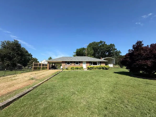 124 Coffey St, Gretna, VA 24557