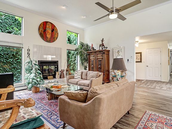 4th image of 5821 Cubero Dr NE