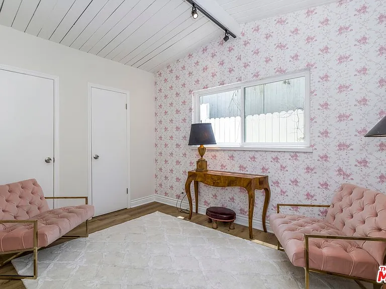 8876 Wonderland Ave — Photo 15