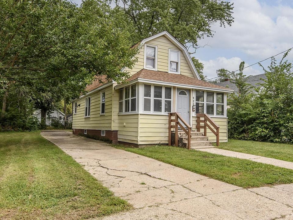 1st image of 923 Randall STREET