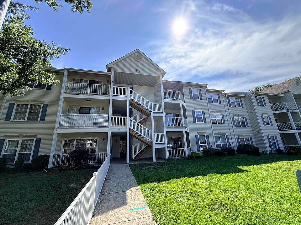 1st image of 98 Iroquois Dr #98