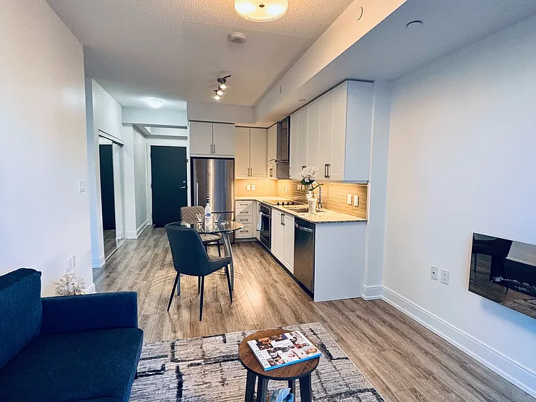 9600 Yonge St #318B — Photo 5