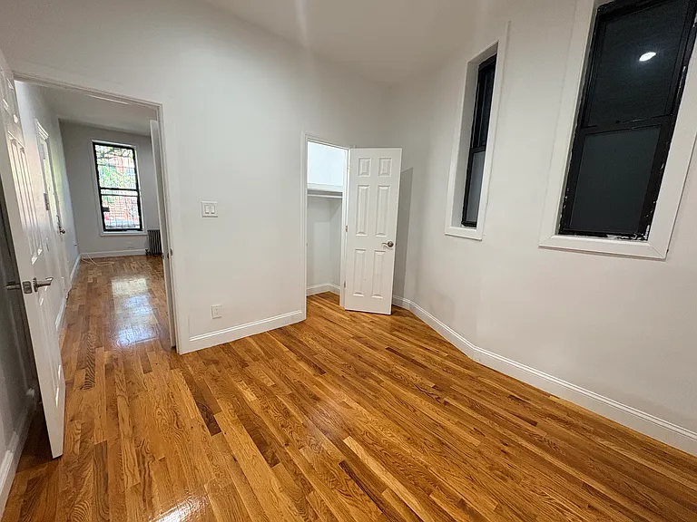 344 Gates Ave #1A — Photo 4