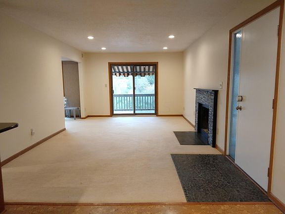 4th image of 1326 Lake Shore Dr #167