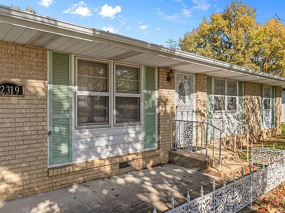 5th image of 2319 E Parkwood Street