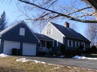 5 Thistlewood Dr, Queensbury, NY 12804