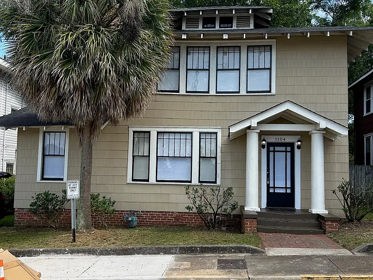 1104 Belleview St — Photo 15