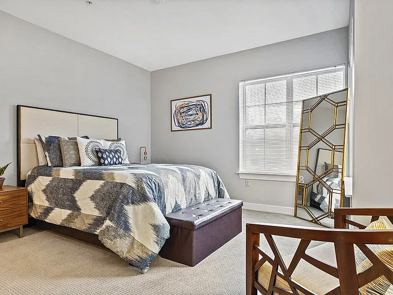 Axis Admiral's Hill Apartments — Photo 8
