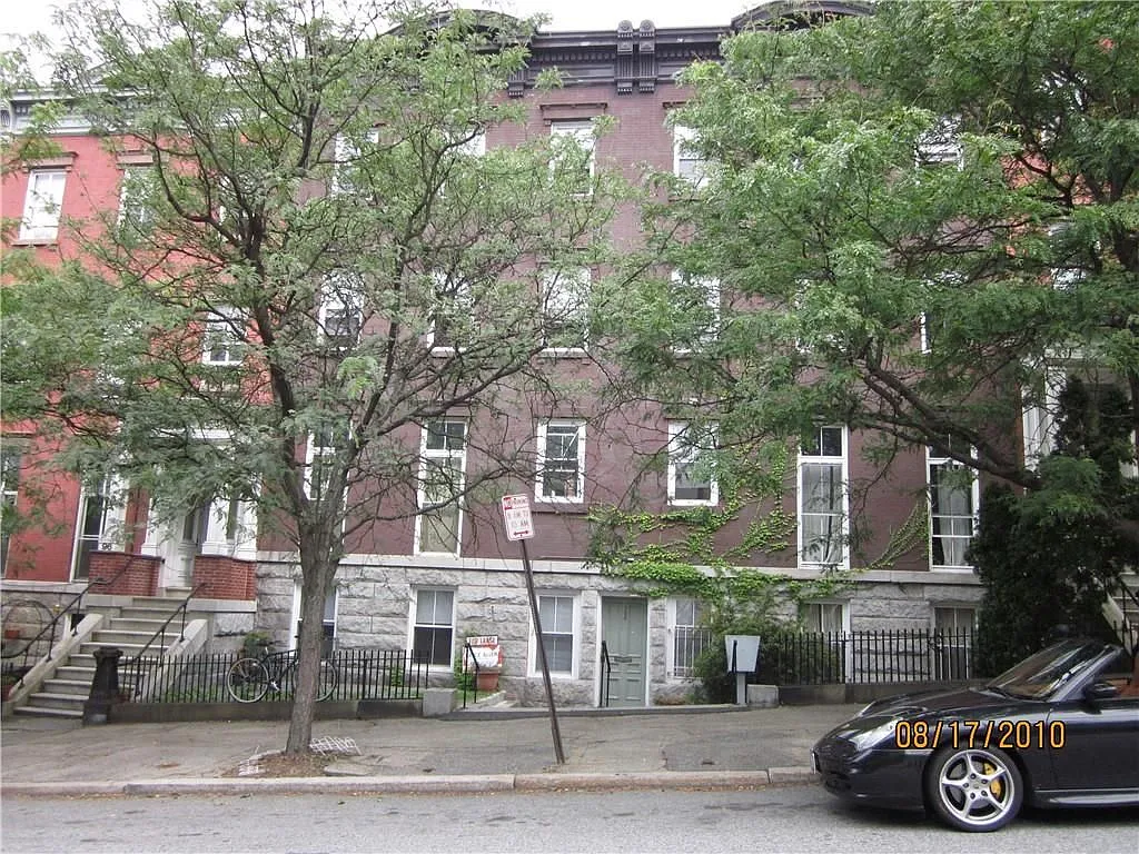 1 bed, 1.0 bath, 900 sqft, $2,295 — Photo 1
