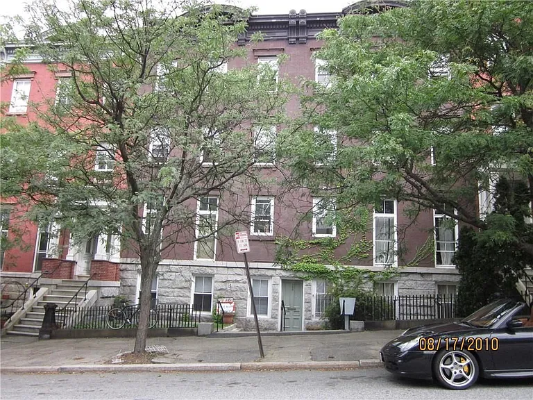 100 Bowen St #1W — Photo 1