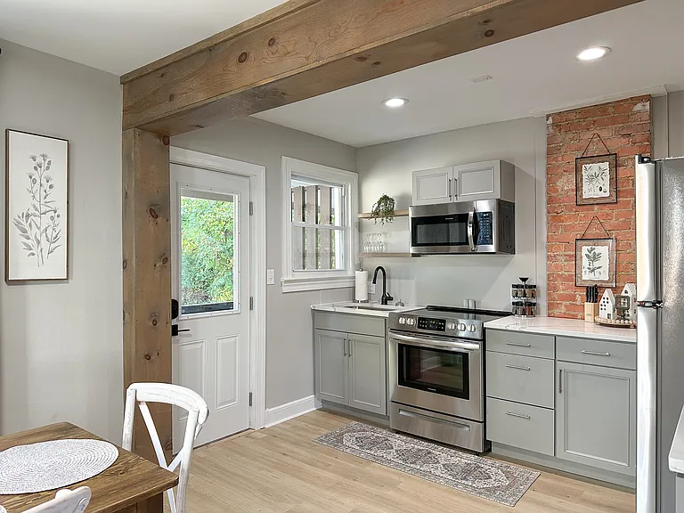 322 Florence Ave #B — Photo 6