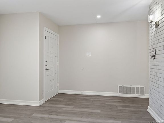 5th image of 1013 North Blvd
