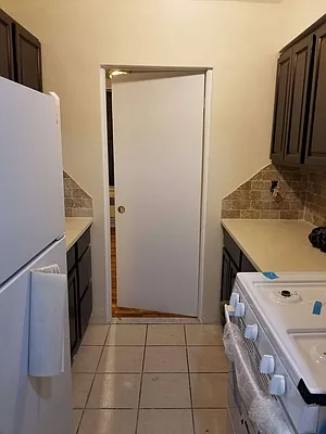 Rented by Max & Associates Realty Corp | media 9