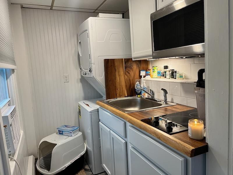 2nd image of 132 Park St #3