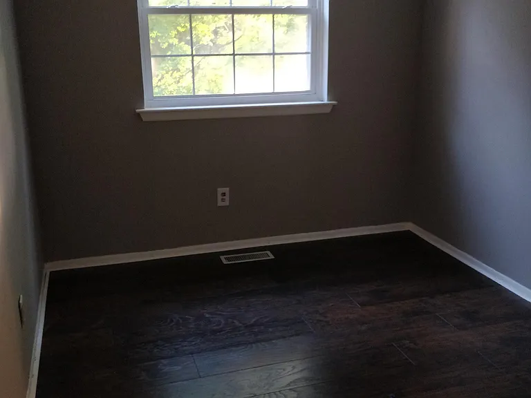 112 Kelmar Ave — Photo 8
