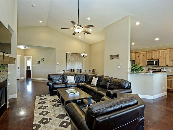 5th image of 107 Friends Wood Ave