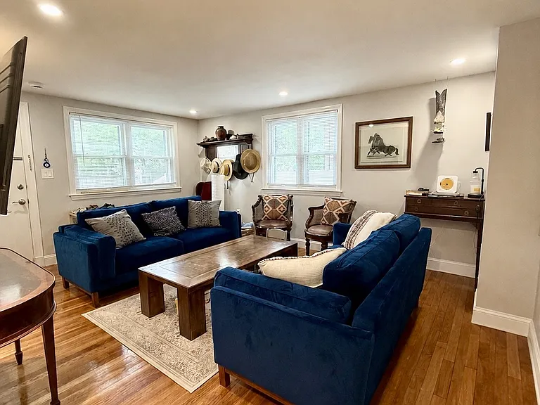 74 Seminole Ave — Photo 2