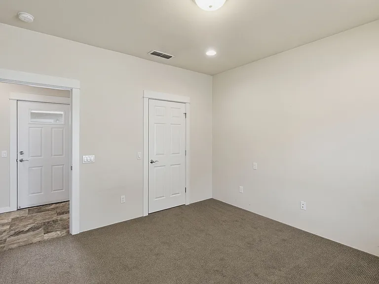 741 SW Kinsington Ct — Photo 7