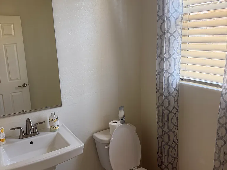 156 N 56th Pl — Photo 28