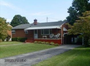 811 Yorkshire St, Salem, VA 24153