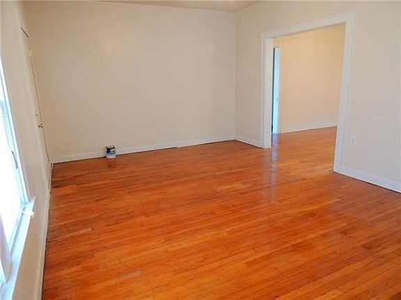 2nd image of 1282 Palm St