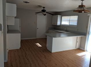 904 S Pecos St, Brownfield, TX 79316
