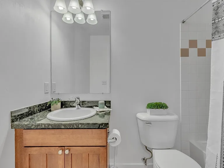 1053 W Century Dr #310 — Photo 27