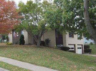 2265 Crissy Dr, Dubuque, IA 52001