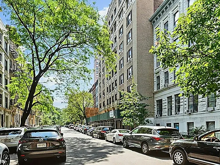 186 W 80th St #4C — Photo 6