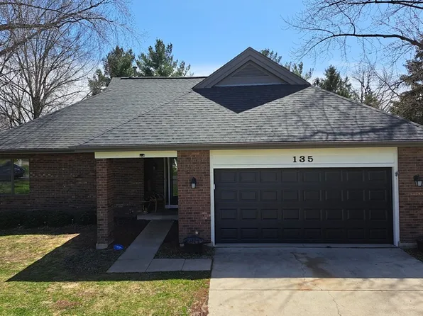 135 Thornhill Farm Ln, Saint Charles, IL 60175