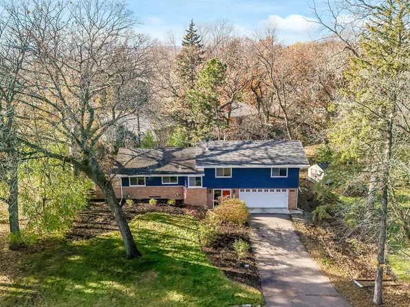 4714 Fairhills Rd E, Minnetonka, MN 55345