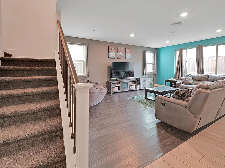 4307 Orpheus Cir — Photo 4