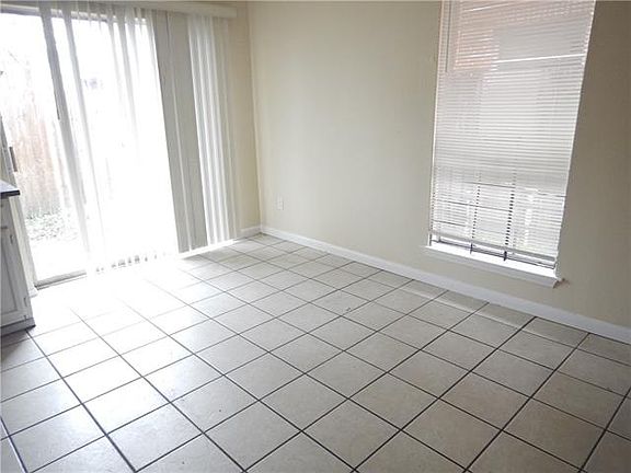 5th image of 1875 Saux Ln